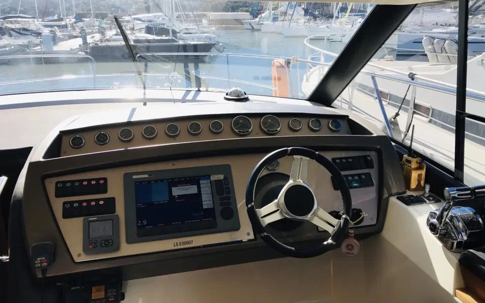 slider 14 Prestige Yachts 400