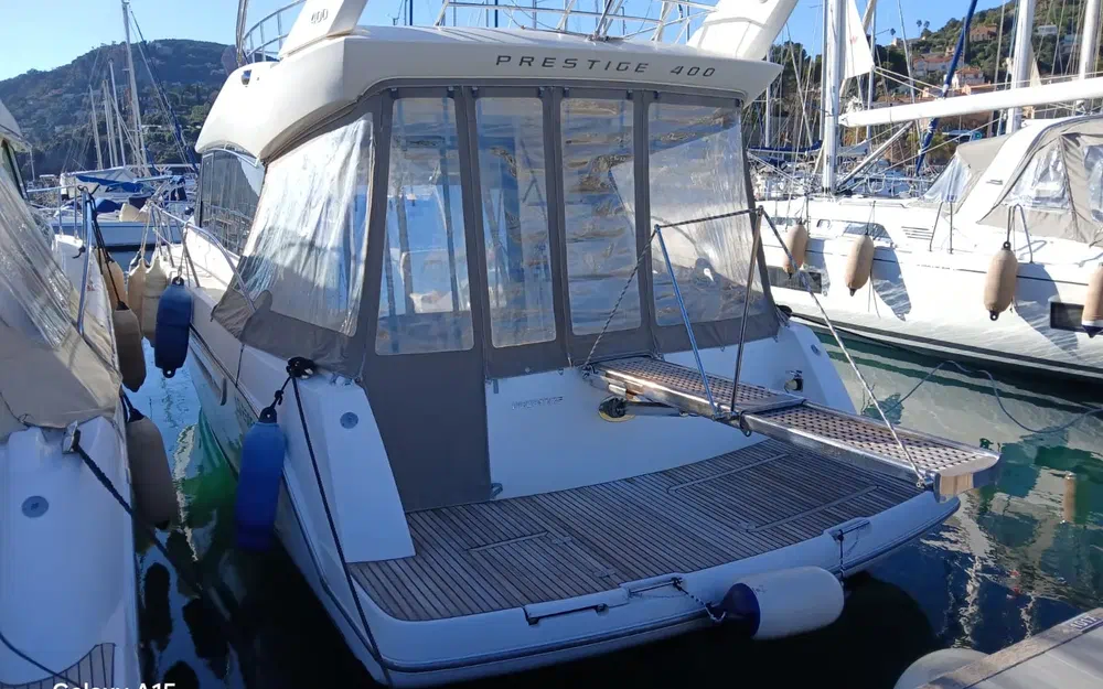 slider 3 Prestige Yachts 400