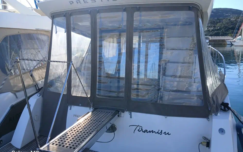 slider 4 Prestige Yachts 400