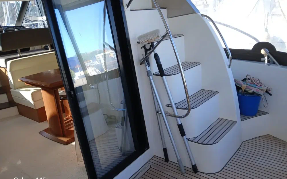 slider 5 Prestige Yachts 400