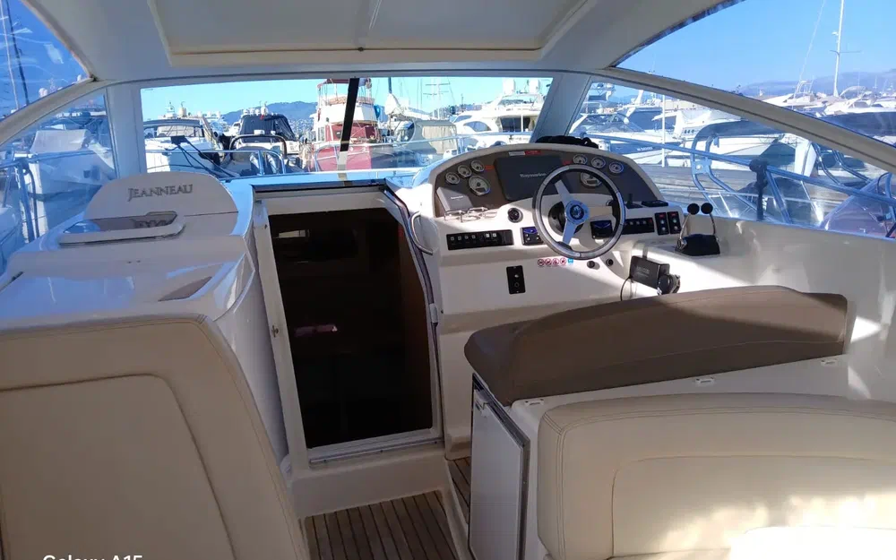 slider 4 Prestige Yachts 30 S