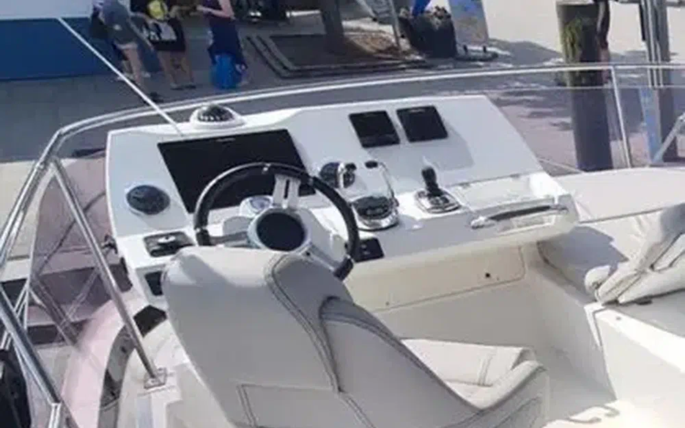 slider 9 Prestige Yachts 420 Fly