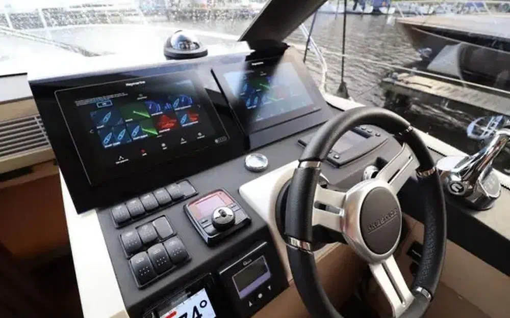 slider 12 Prestige Yachts 420 Fly