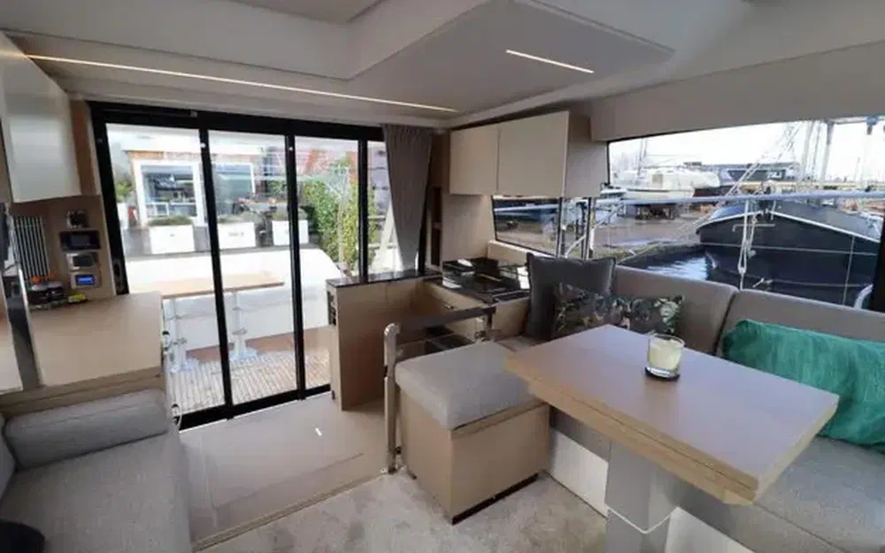 slider 14 Prestige Yachts Prestige 420 Fly