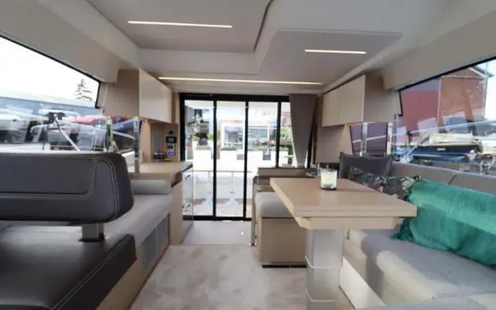slider 18 Prestige Yachts Prestige 420 Fly