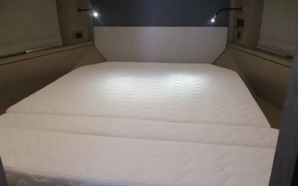 slider 19 Prestige Yachts 420 Fly