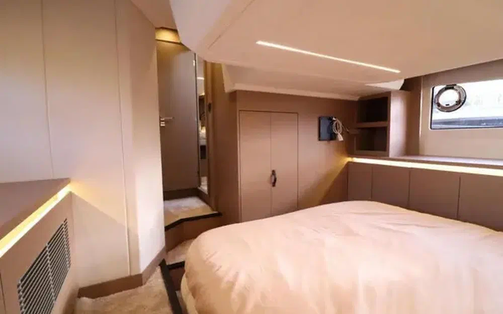 slider 22 Prestige Yachts 420 Fly