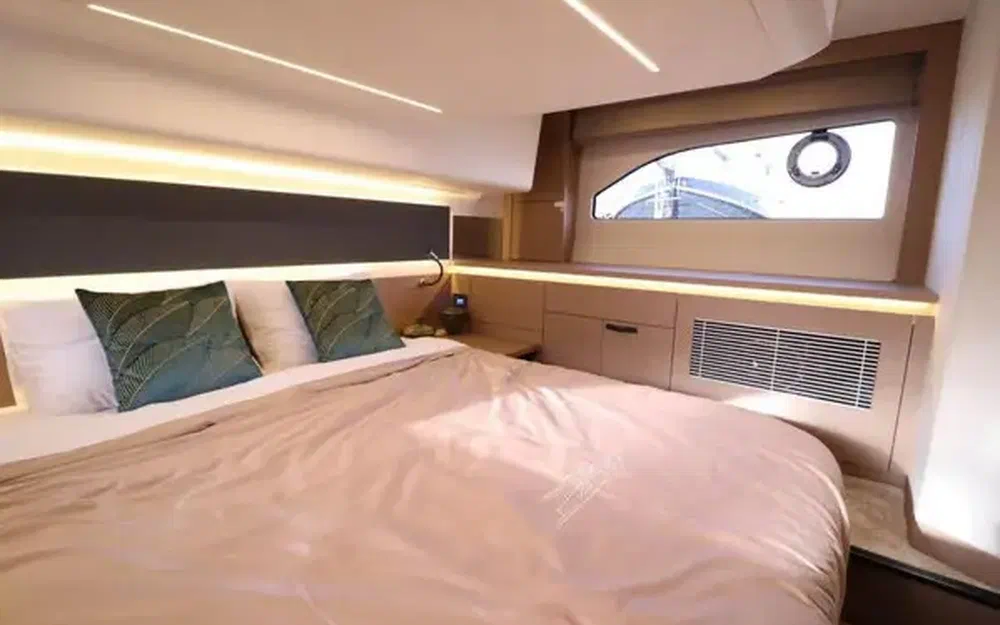 slider 23 Prestige Yachts 420 Fly