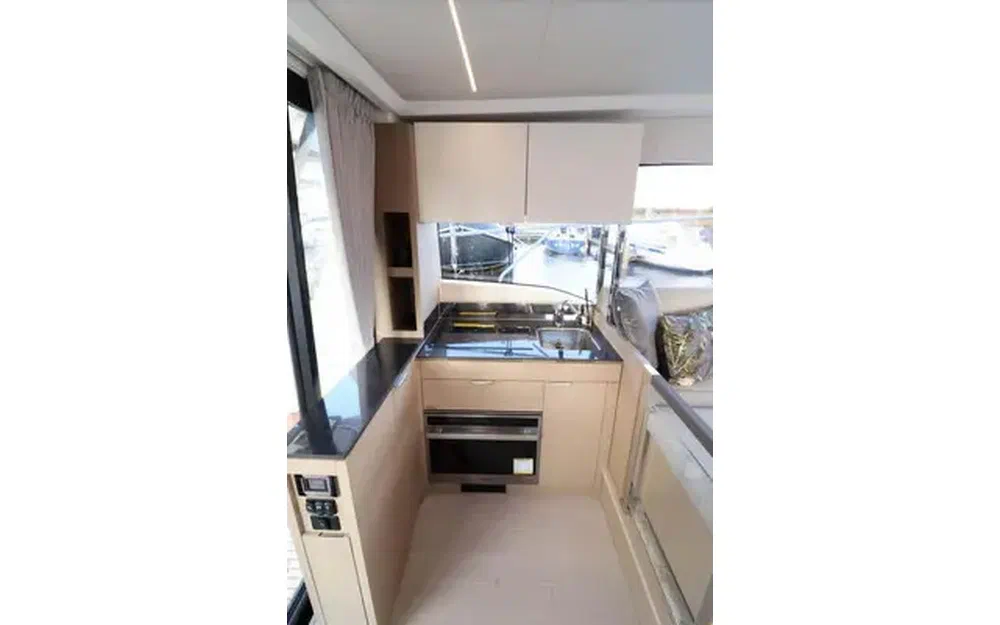 slider 25 Prestige Yachts Prestige 420 Fly