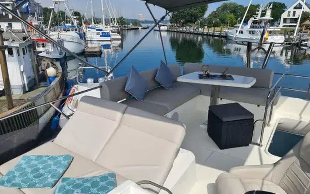 slider 7 Prestige Yachts 420 Fly