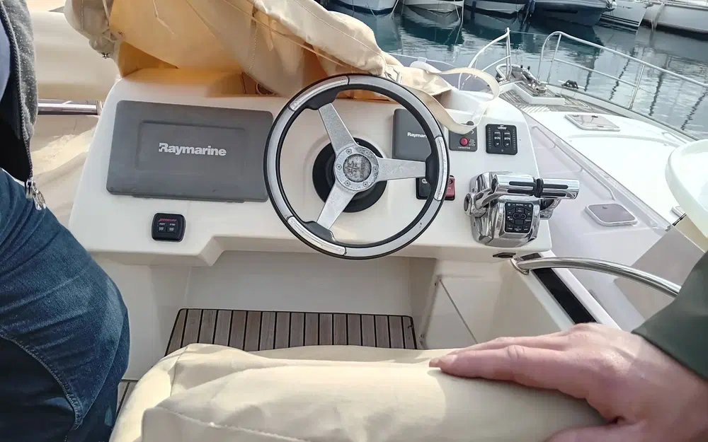 slider 9 Jeanneau Prestige 42