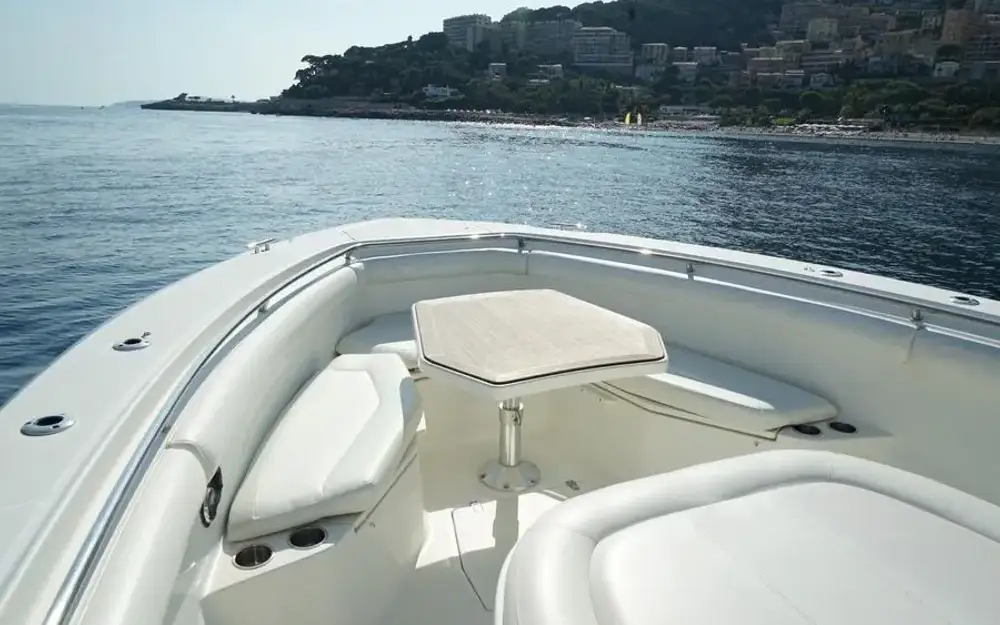 slider 6 Boston Whaler  370 Outrage