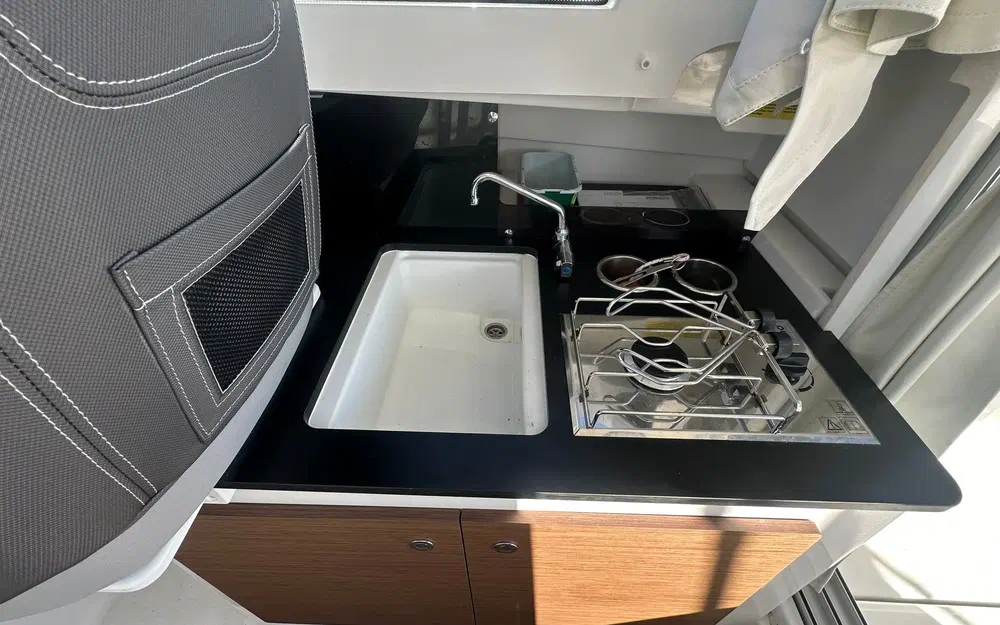 slider 13 Jeanneau Merry Fisher 695