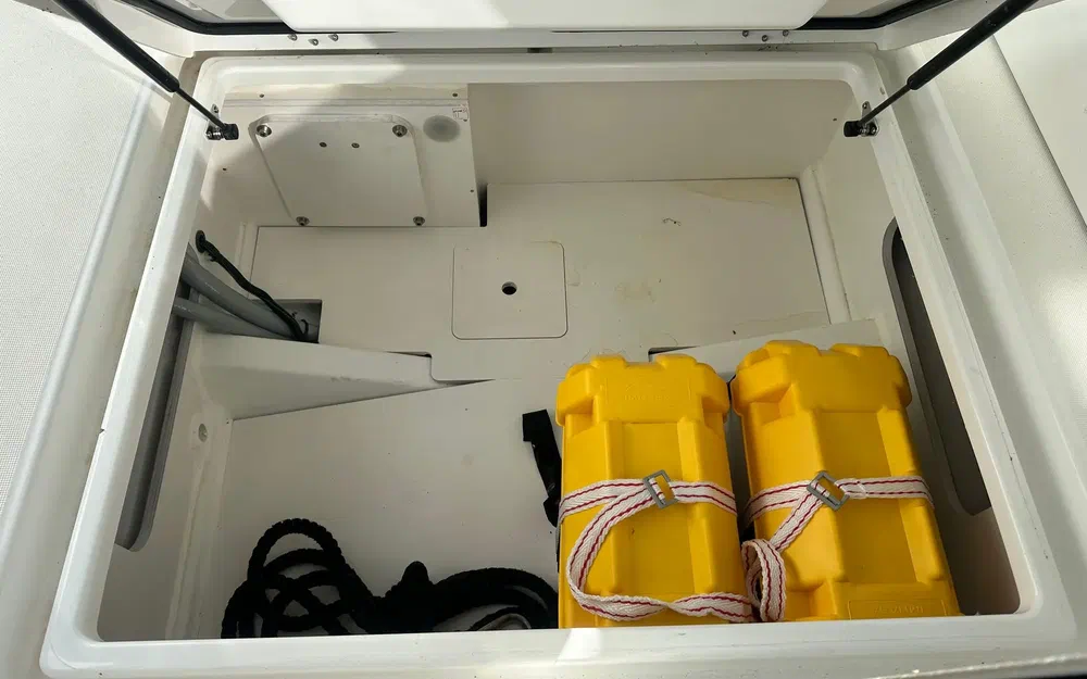 slider 15 Jeanneau Merry Fisher 695