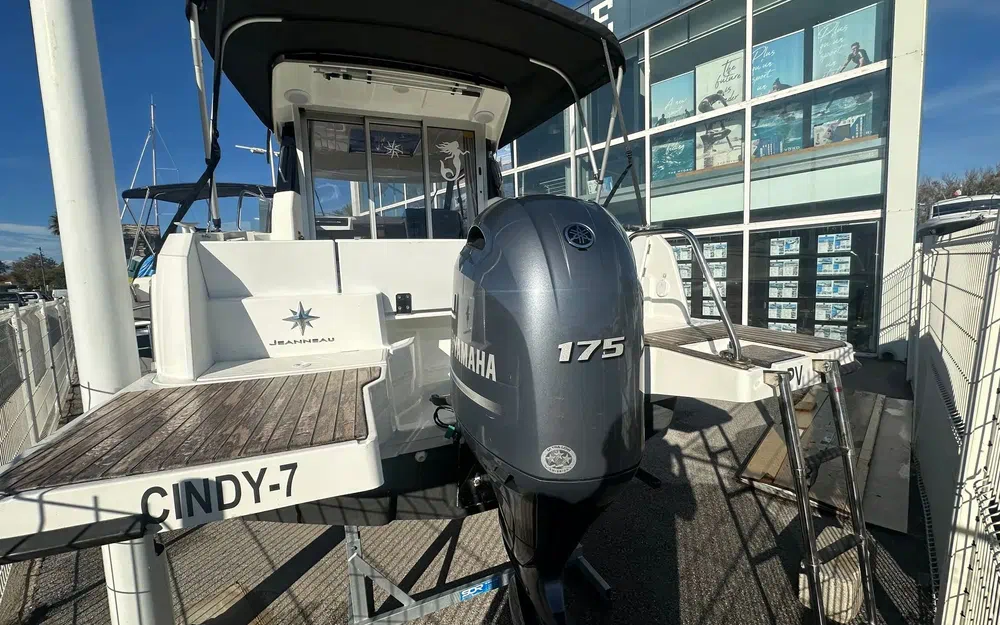 slider 24 Jeanneau Merry Fisher 695