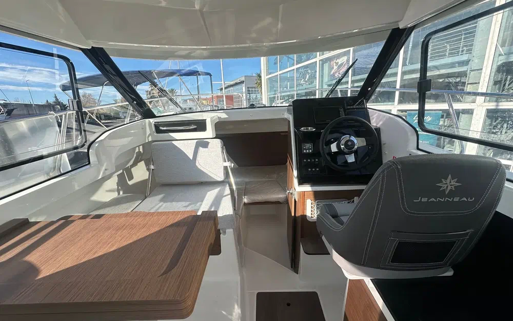 slider 27 Jeanneau Merry Fisher 695