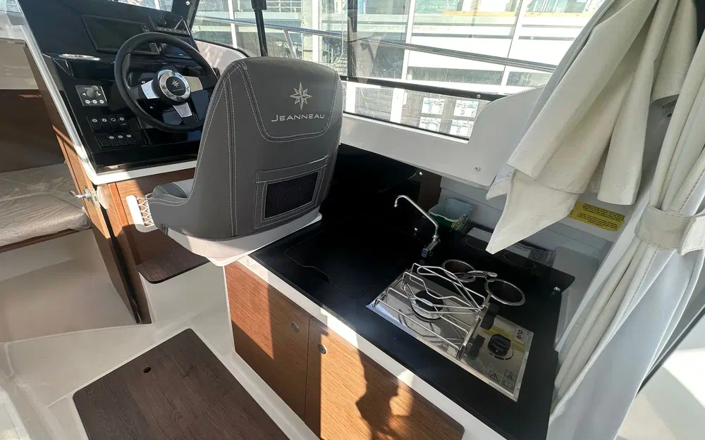 slider 28 Jeanneau Merry Fisher 695