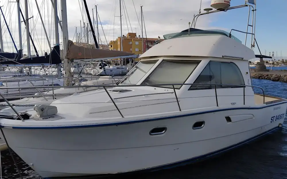 slider 2 Beneteau Antares 905 Fly