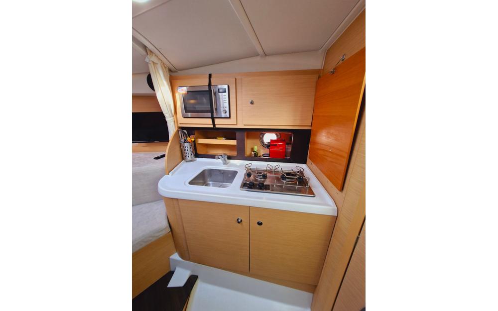 slider 13 Beneteau Monte Carlo 32 HT