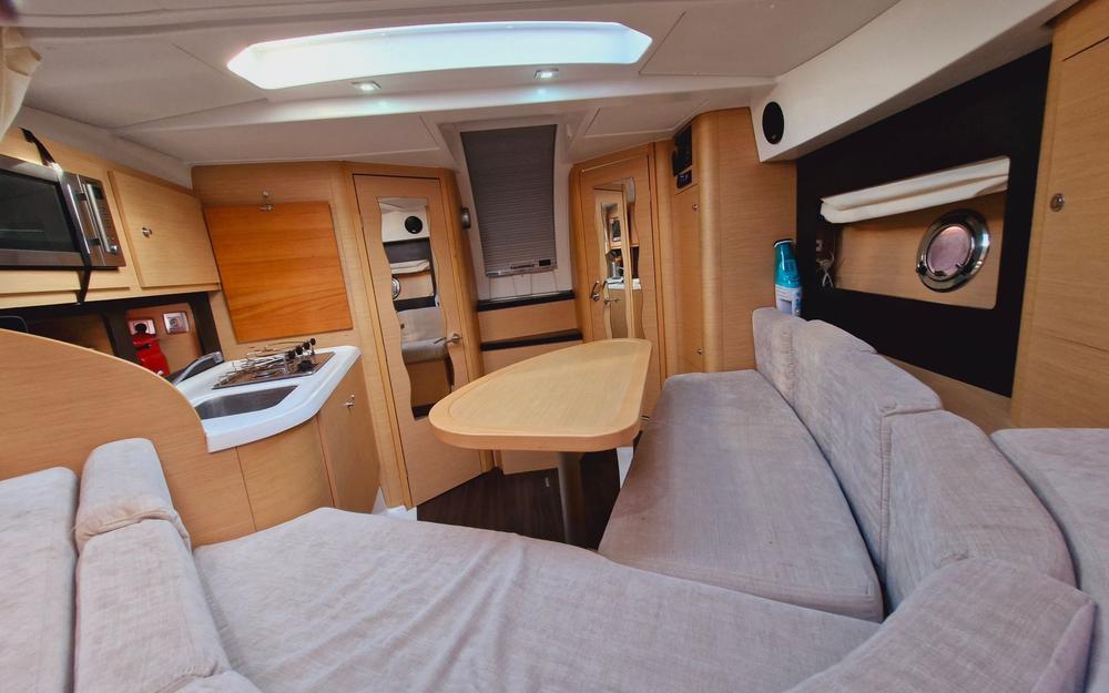 slider 14 Beneteau Monte Carlo 32 HT