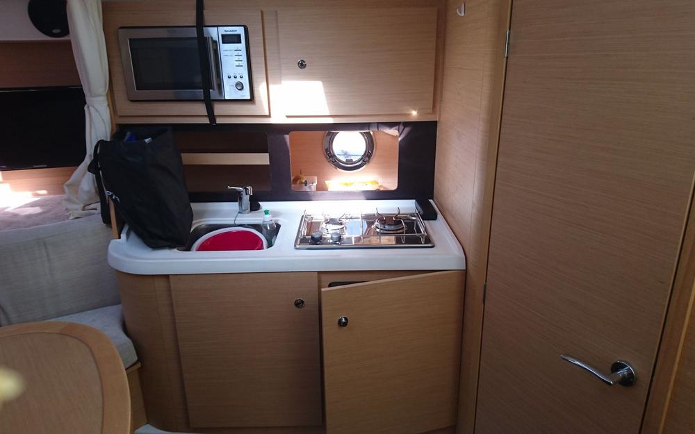 slider 9 Beneteau Monte Carlo 32 HT