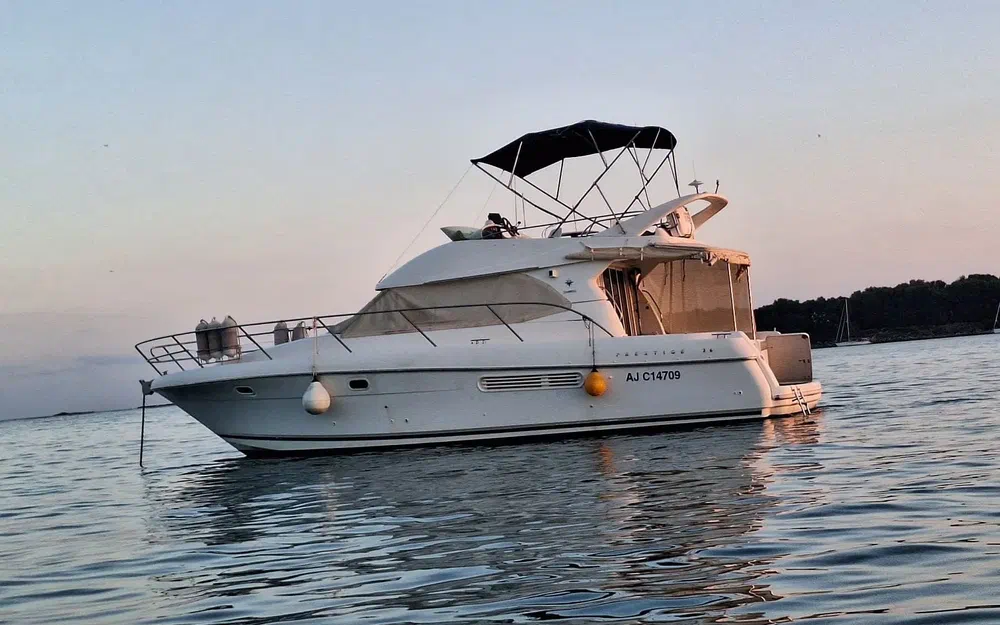 slider 0 Prestige Yachts 36