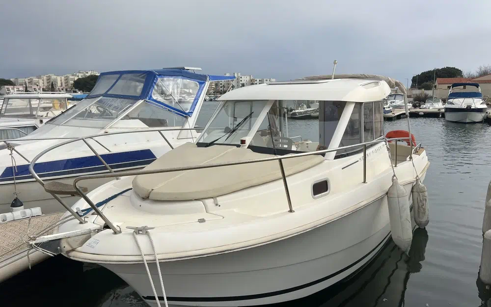 slider 2 Jeanneau Merry Fisher 725