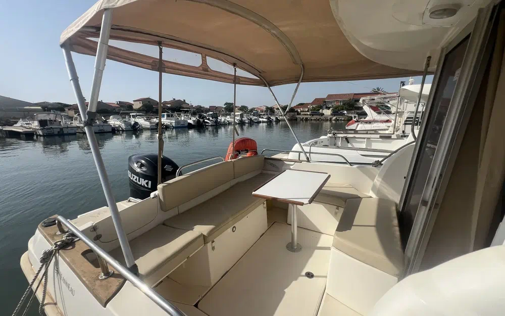 slider 5 Jeanneau Merry Fisher 725