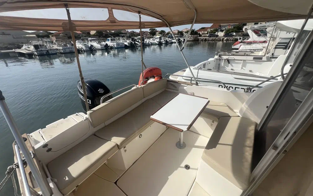 slider 8 Jeanneau Merry Fisher 725