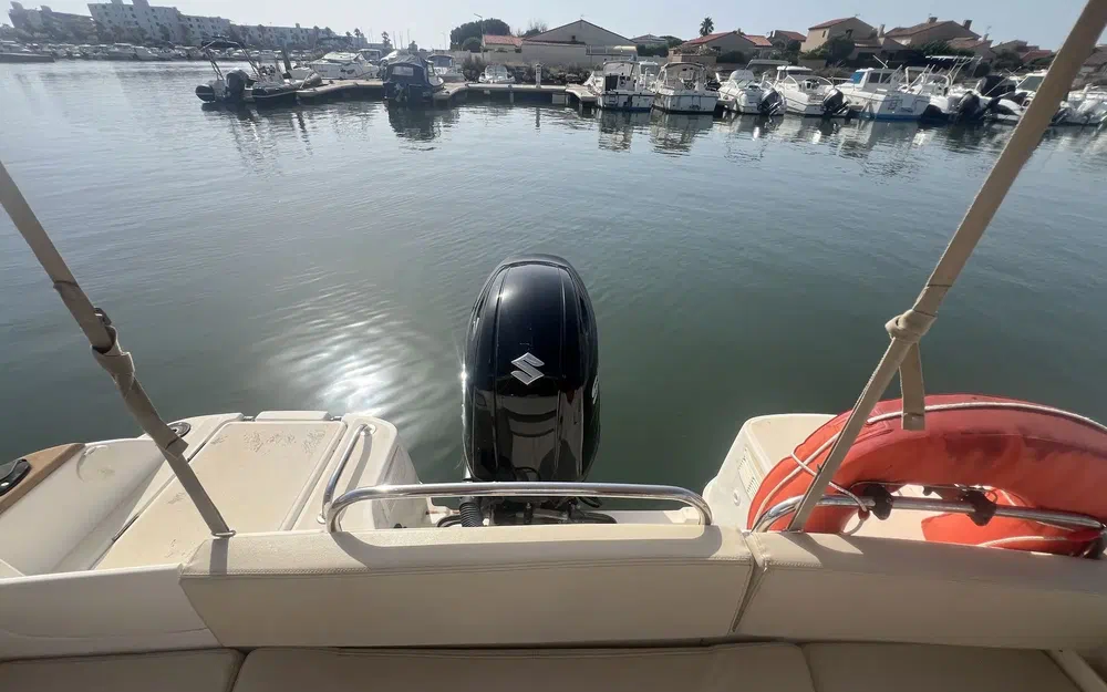 slider 6 Jeanneau Merry Fisher 725