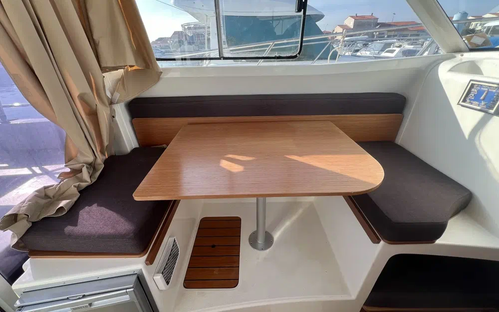 slider 14 Jeanneau Merry Fisher 725