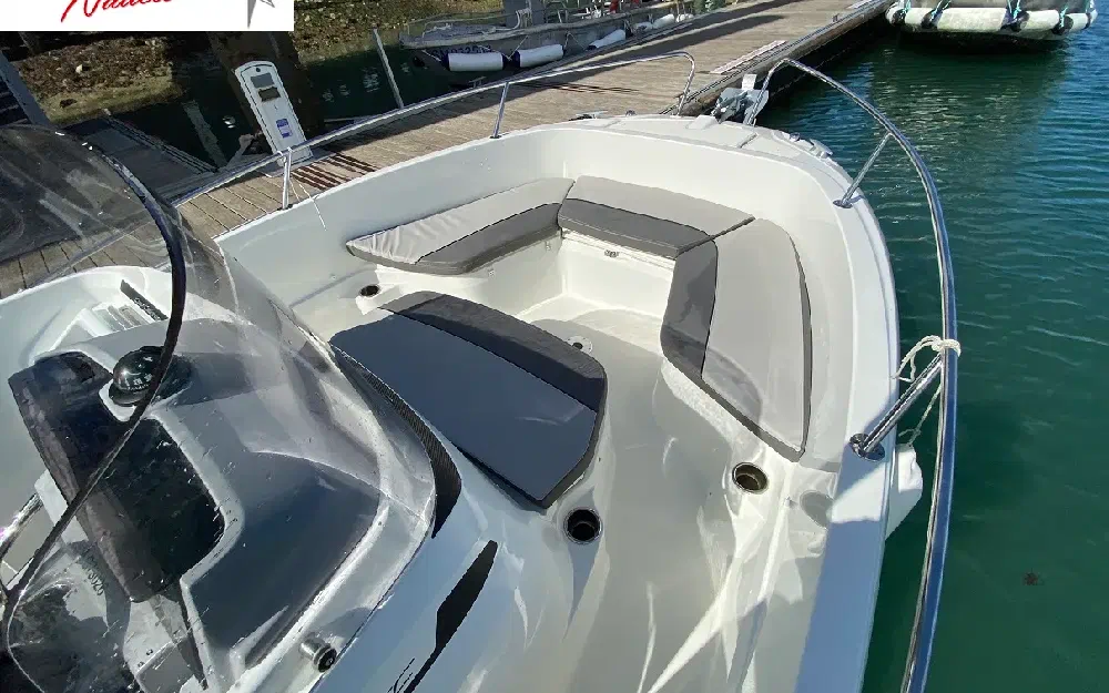 slider 11 Jeanneau Cap Camarat 6.5 CC Serie 3