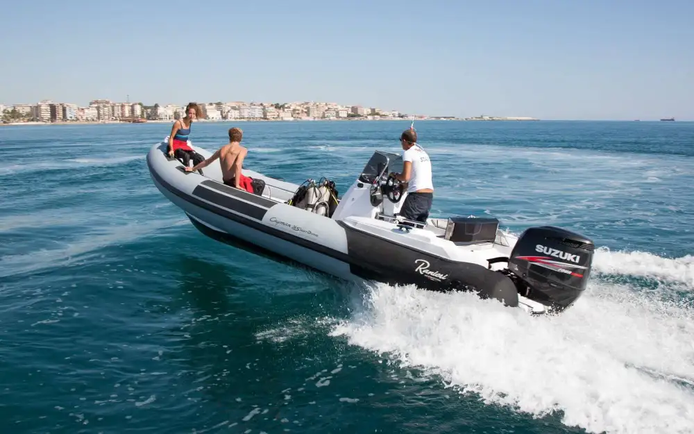 slider 7 Ranieri Cayman 26 Sport Diving