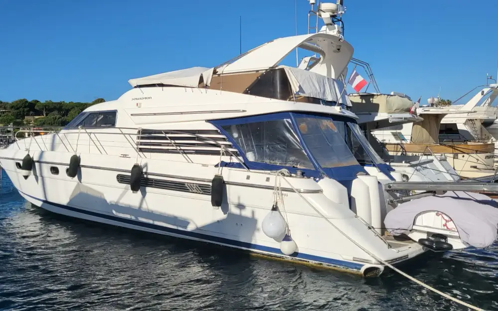 slider 1 Fairline Squadron 56