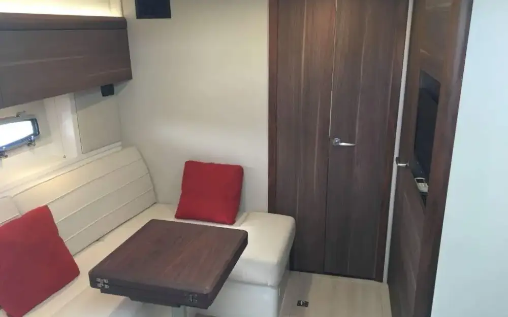 slider 29 Sealine  S 380