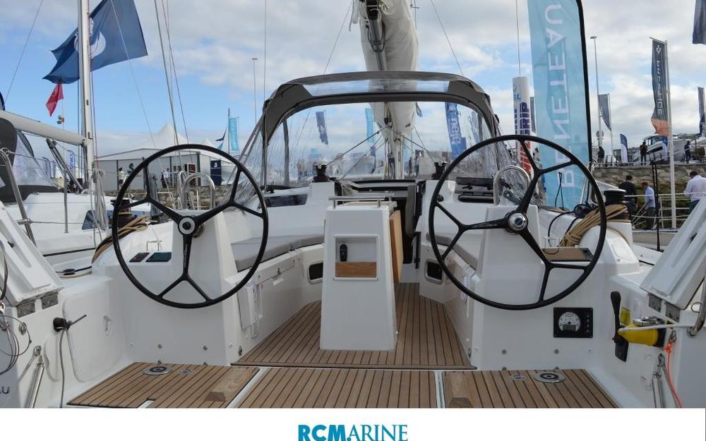 slider 1 Beneteau Oceanis 34.1