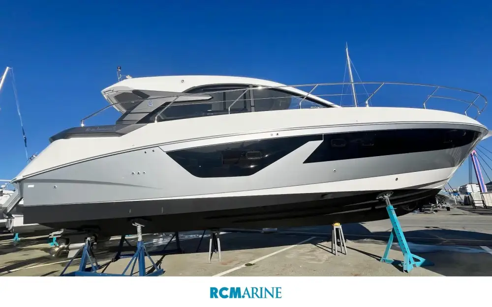 slider 0 Beneteau Gran Turismo 41
