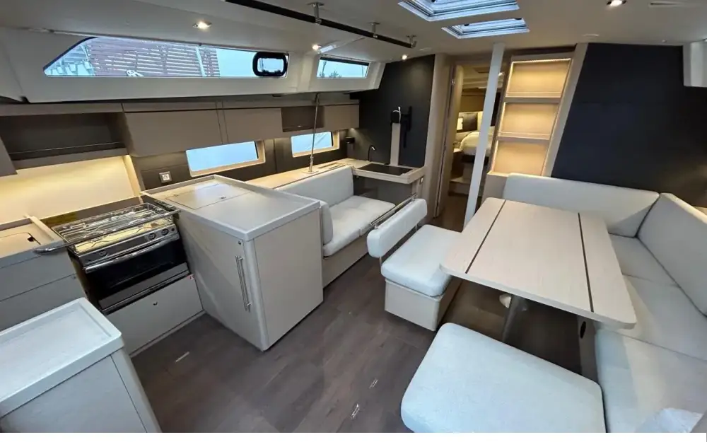 slider 3 Beneteau Oceanis 46.1