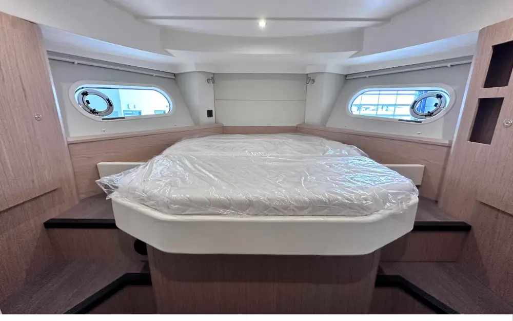 slider 10 Beneteau Swift Trawler 41 Fly