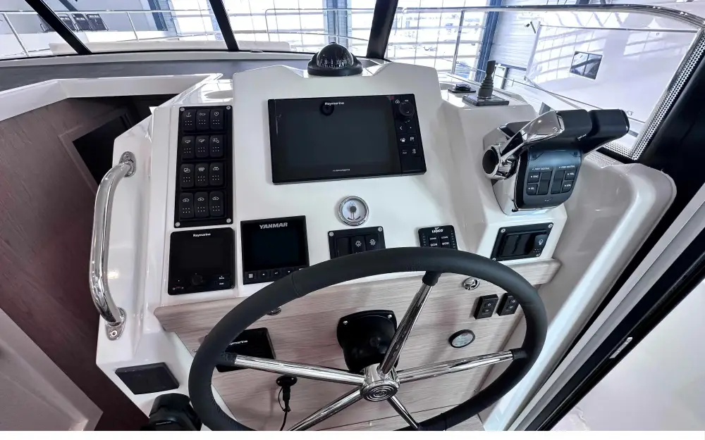 slider 7 Beneteau Swift Trawler 41 Fly
