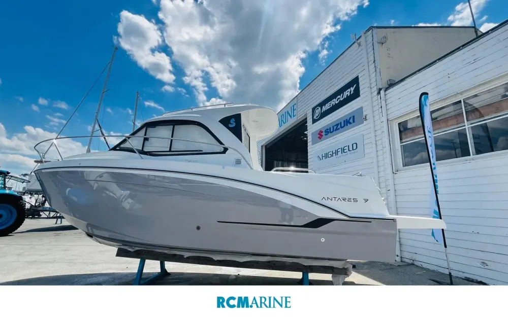 slider 0 Beneteau Antares 7 OB