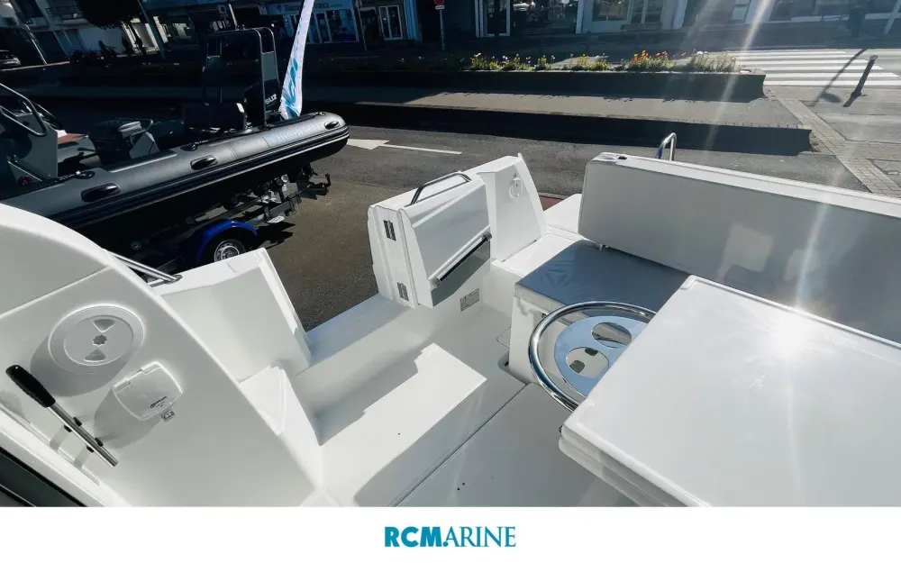 slider 12 Beneteau Antares 7 OB