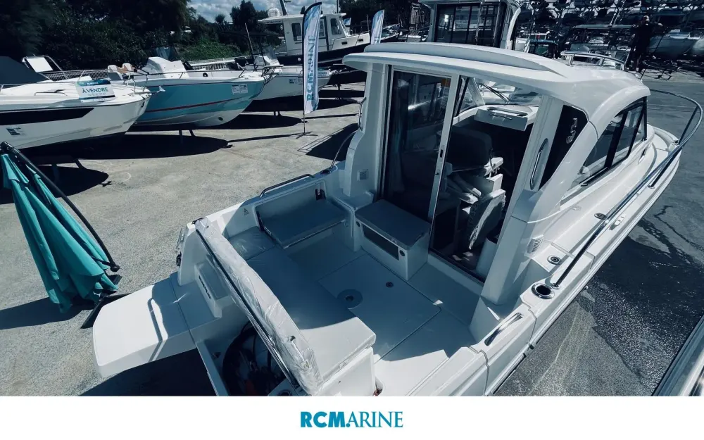 slider 3 Beneteau Antares 7 OB