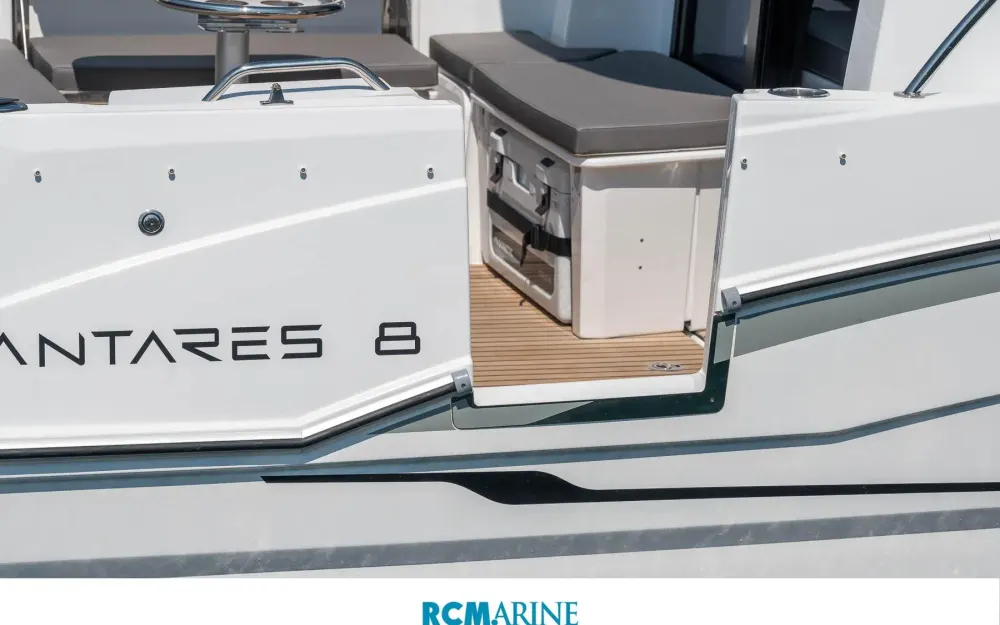 slider 9 Beneteau Antares 8 OB V2