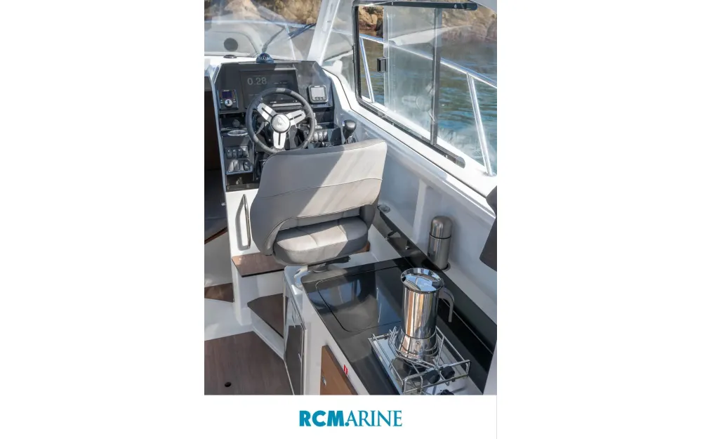 slider 5 Beneteau Antares 8 OB V2