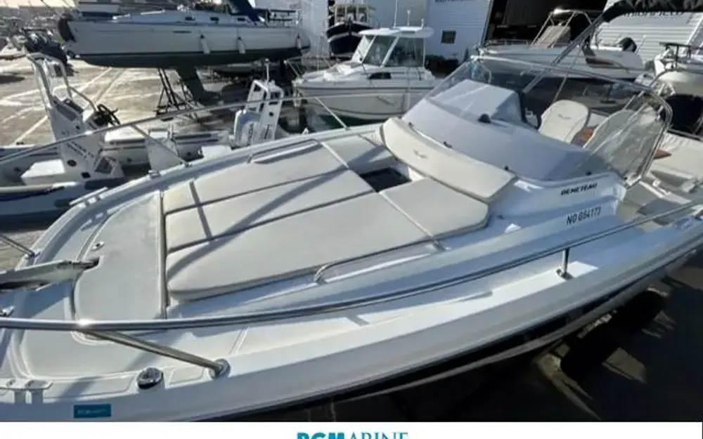 slider 2 Beneteau Flyer 8 SUNdeck