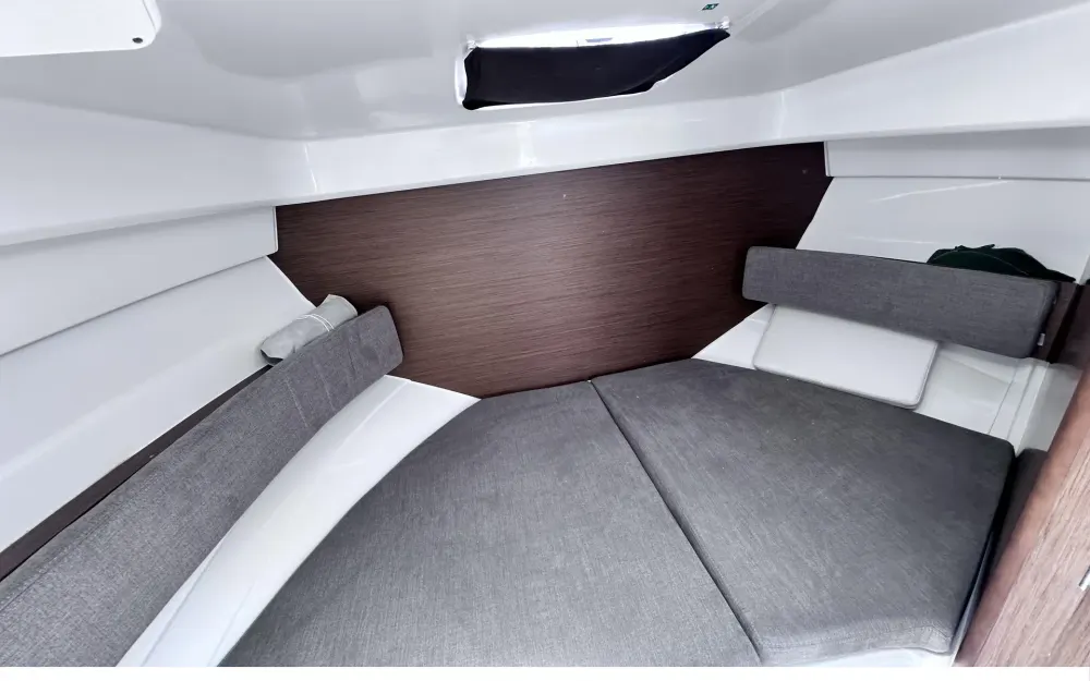 slider 10 Beneteau Antares 8 OB V2