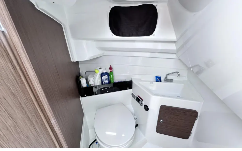 slider 11 Beneteau Antares 8 OB V2