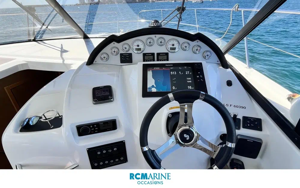 slider 21 Beneteau Antares 36