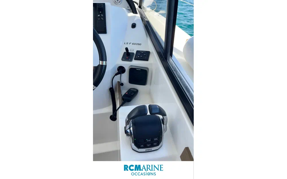 slider 23 Beneteau Antares 36